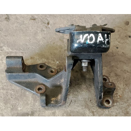 Кронштейн Toyota Noah  1231174260