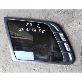 Стекло собачника левое Hyundai Santa Fe SM